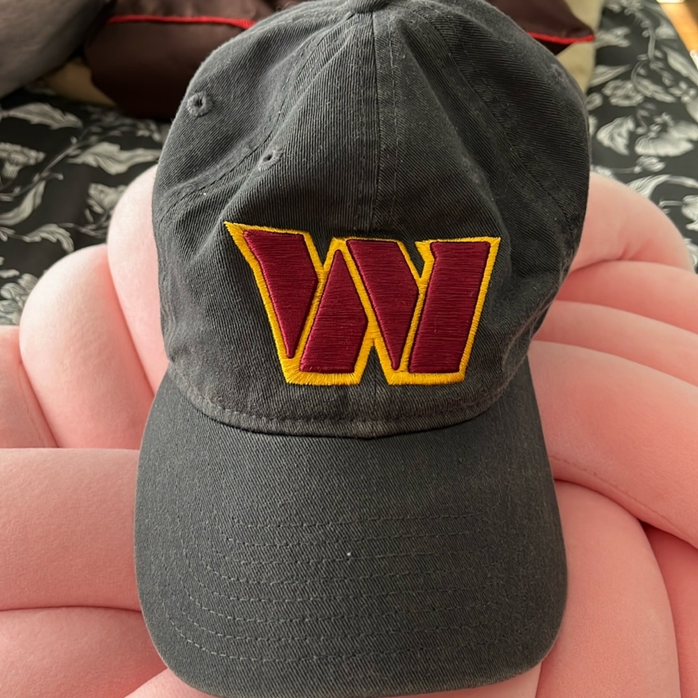 NWOT Women’s Washington Commanders hat New Era NFL